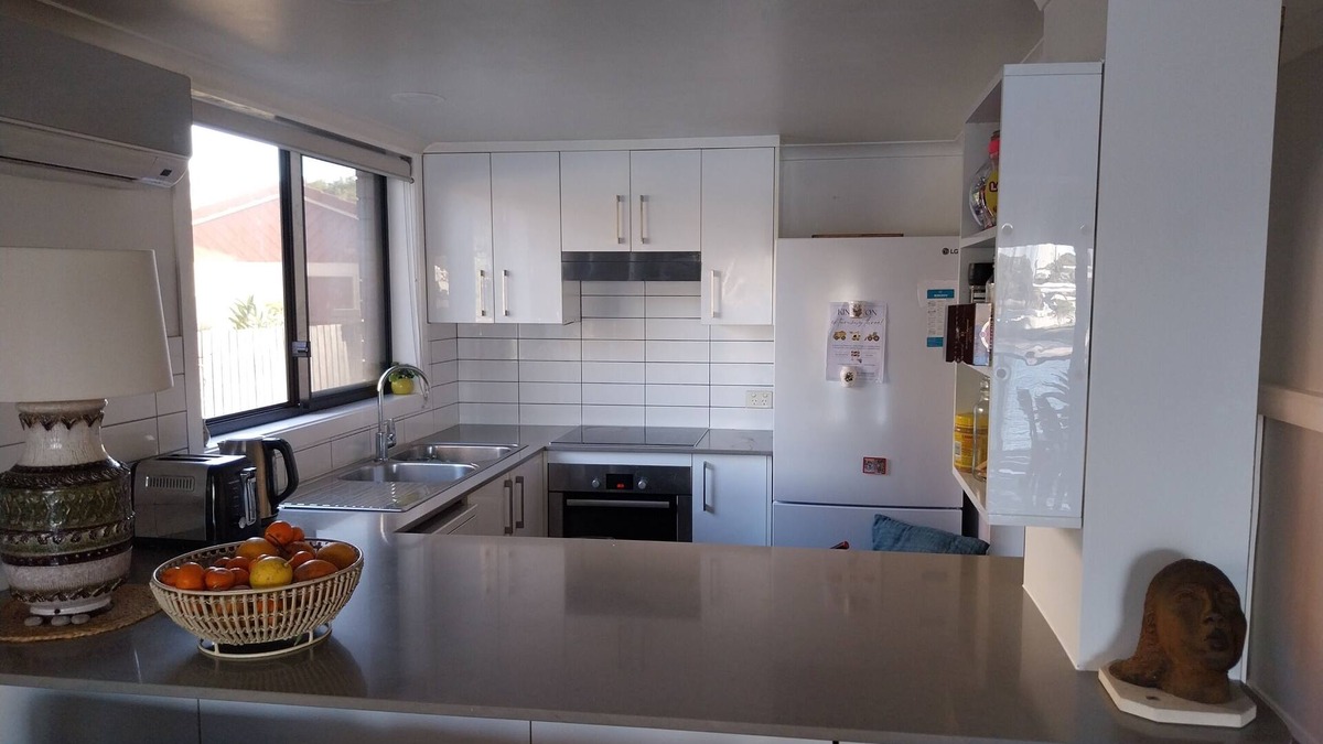 Burleigh Waters Apartment | Modern 2BR/2BA Oasis - Minutes from Burleigh Heads Beach.