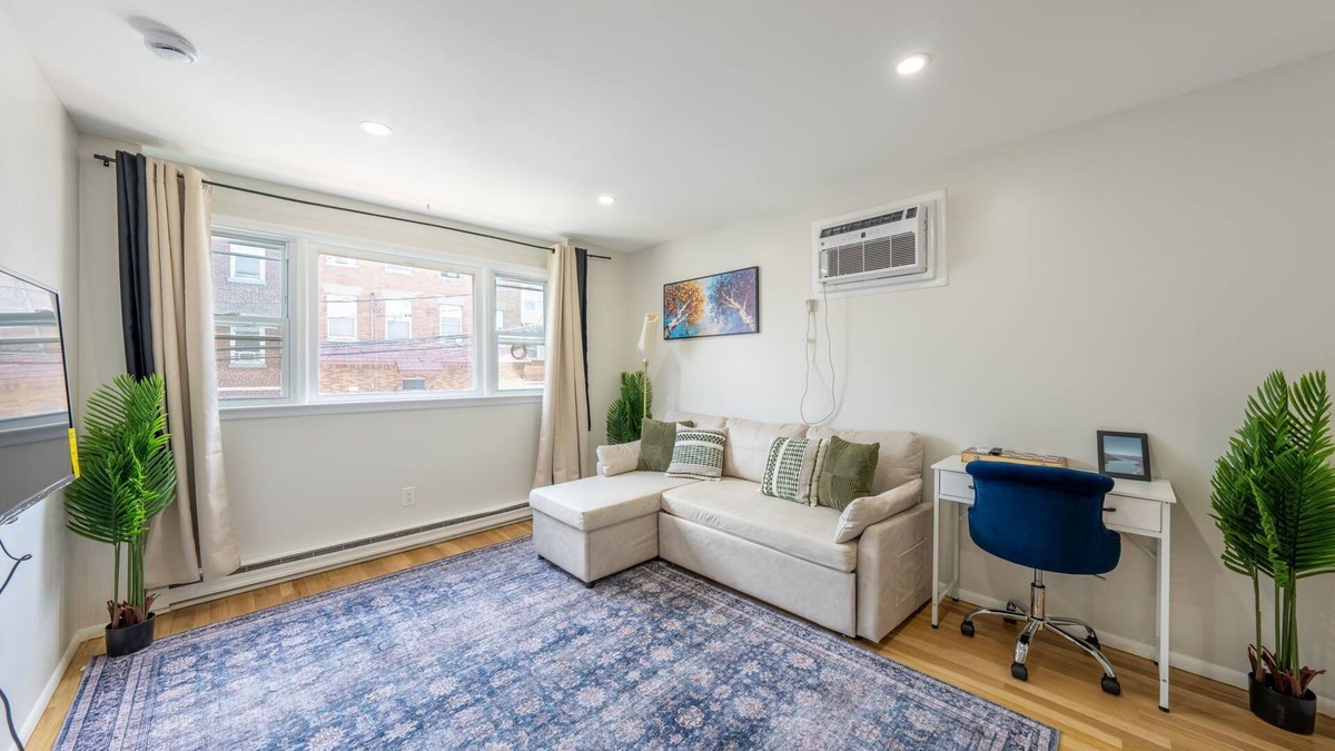 North Ironbound Apartment | Modern 2BR Apt. 8 Min Walkto Penn Station! - WiFi