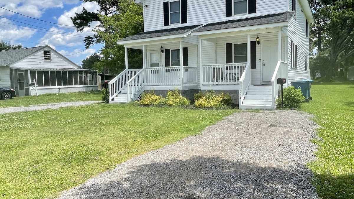 Murfreesboro House | Modern 2BR Getaway: Walk to Chowan University & Local Eats!