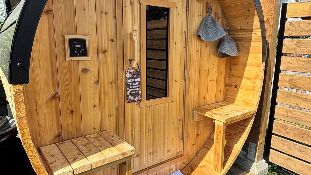 North Cowichan House | Modern 2BR Suite with Sauna, Cold Pl, Private Yard, & EV – Pet Friendly