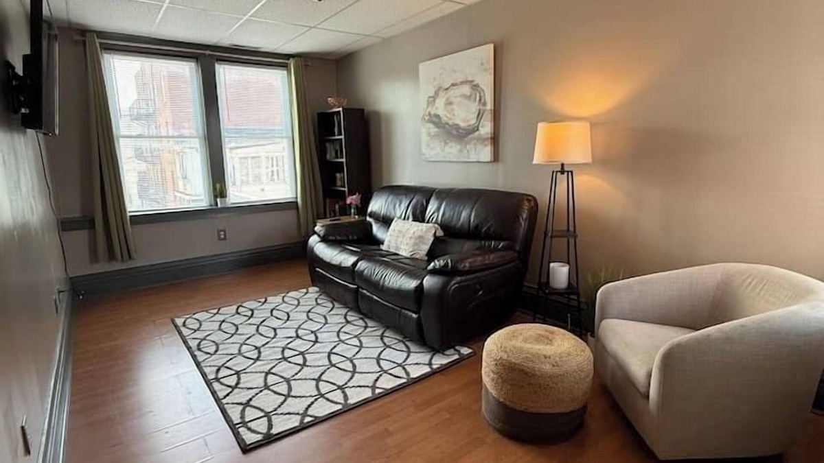 Morgantown Apartment | Modern 2BR w/Ensuite | Downtown Morgantown | WVU