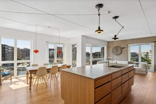 Sydhavnen Apartment | Modern 2BR Waterfront Apt