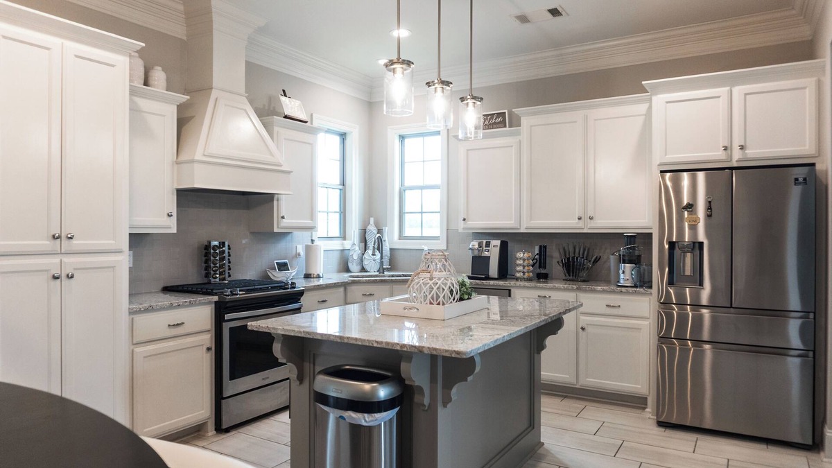 Milton House | Modern 3 bd 2.5 bath Cajun Home