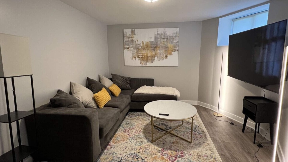 Bronzeville Apartment | Modern 3 Bedroom Close to Downtown Chicago