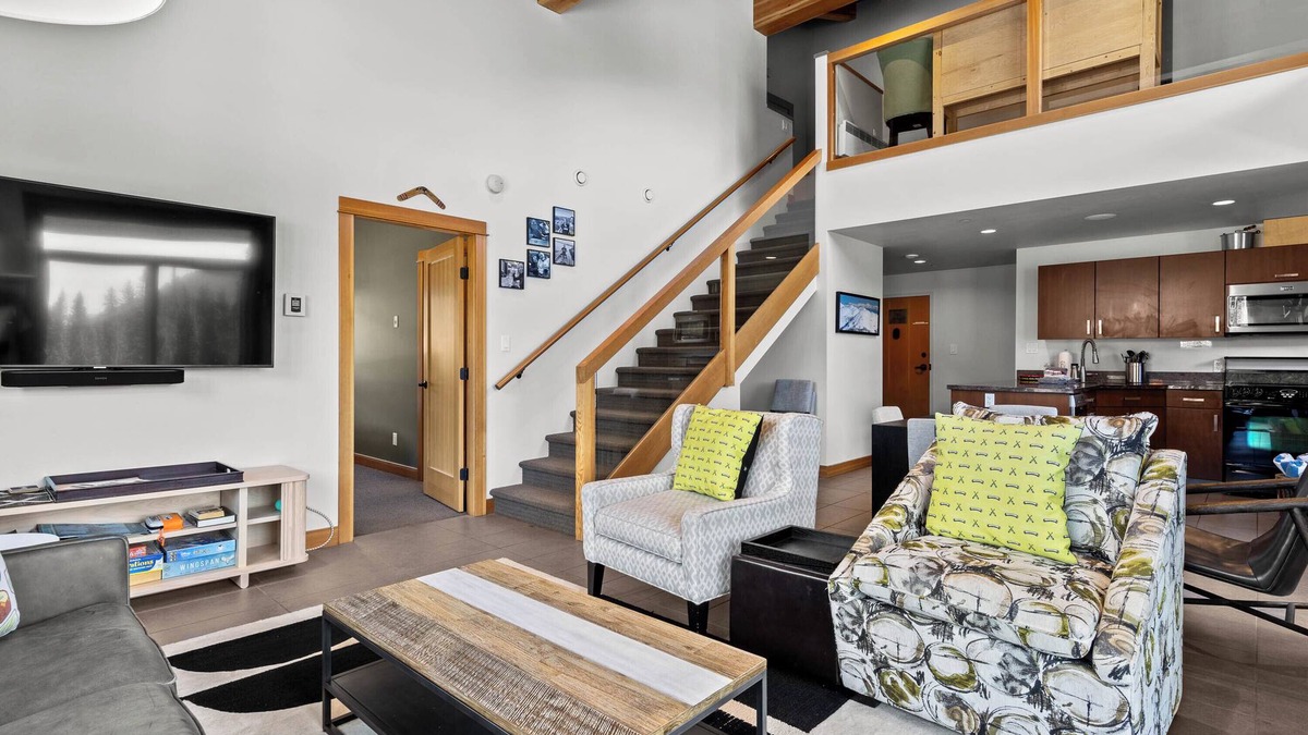 Sun Peaks Cabin | Modern 3 bedroom loft apartment in village centre