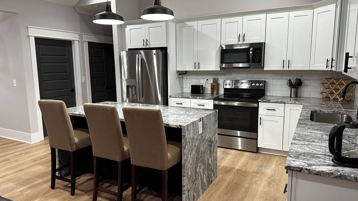 Seneca House | Modern 3 BR home, interior lot near Lake Keowee, Clemson, Walhalla, Seneca.