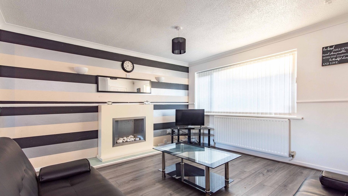 Newcastle-upon-Tyne House | Modern 3-BR House | Quiet Blakelaw | Easy Access