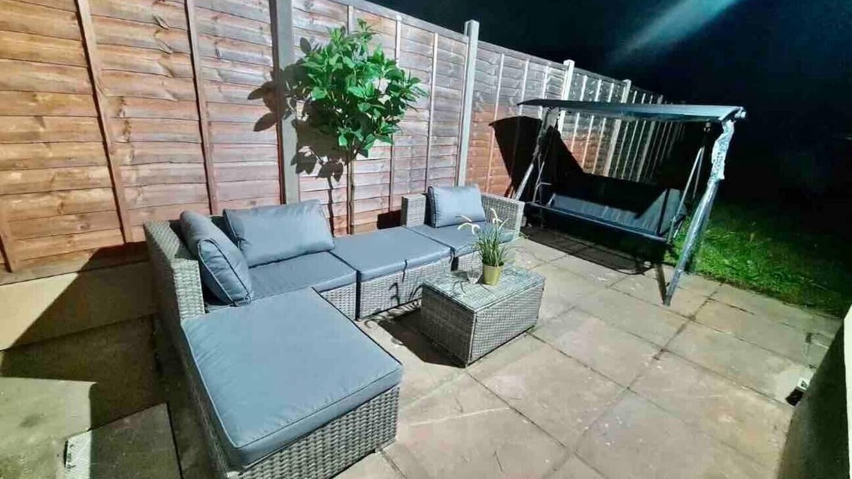 Selhurst House | Modern 3bed garden house in croydon, london ,uk