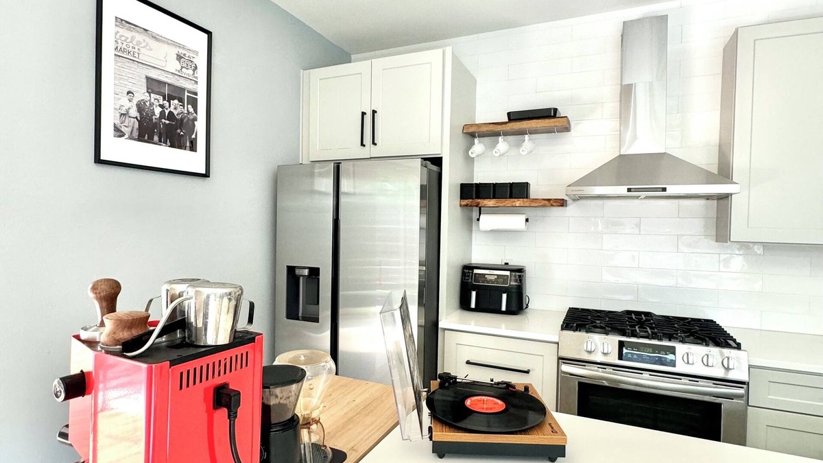 Highland Park House | Modern 3BR, 2.5BA Near Downtown San Antonio/Texas