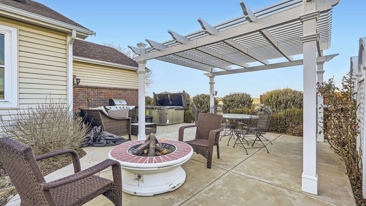 Brighton House | Modern 3BR 3 Bath Ranch, Resort Oasis with Hot Tub,Fire Pit Workspace Near DIA