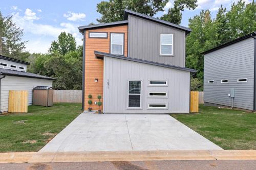 Centerton House | Modern 3BR Centerton Near Walmart HQ & Bentonville