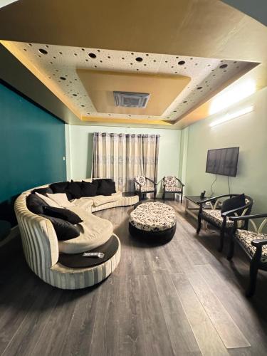 Basundhara Residential Area Apartment | Modern 3BR Flat,Bashundhara ,AC, Wi-Fi, KeyHost Homes