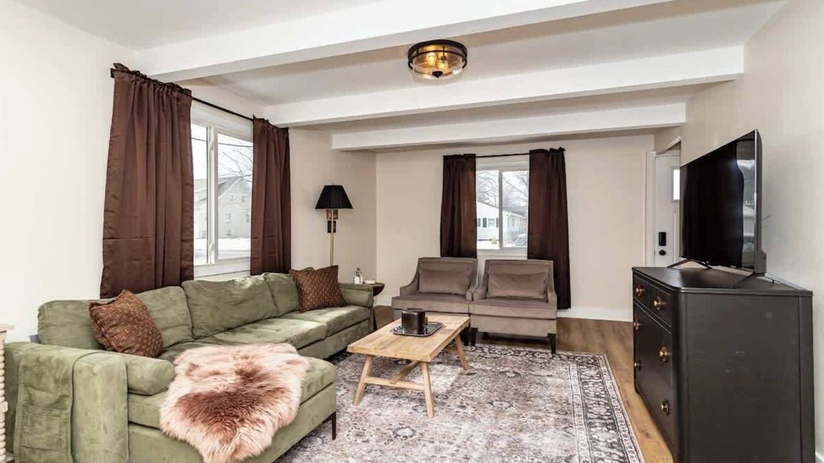 Ames House | Modern 3BR Getaway-Stylish, Ames