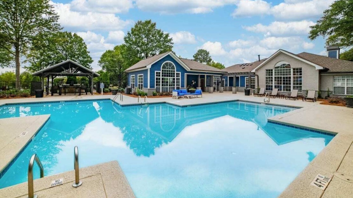 Athens Apartment | Modern 3BR Near UGA & Sanford Stadium, Pool + Gym and Hospitals
