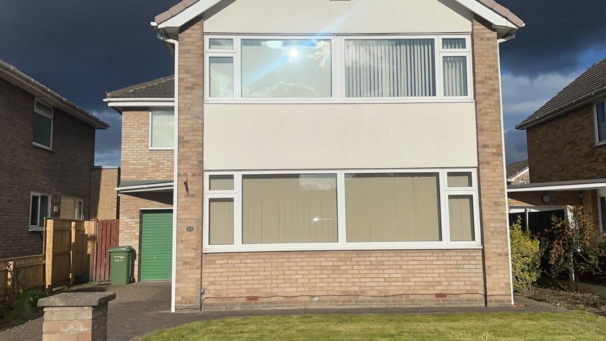 Stockton-on-Tees Apartment | Modern 4 bedroom detached house with private parking families, contractors