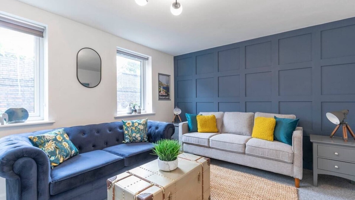 Cheltenham House | Modern 4 Bedroom 4 Bathroom Home in Cheltenham
