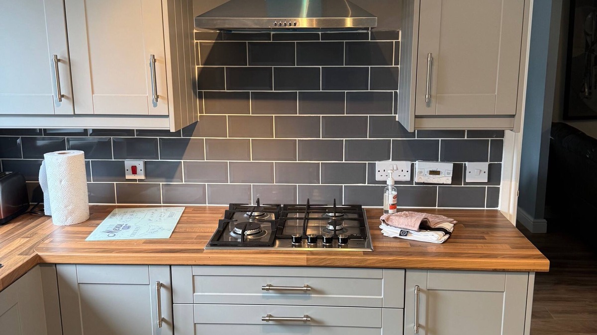 Ely House | Modern 4 Bedroom Detached House in Cardiff