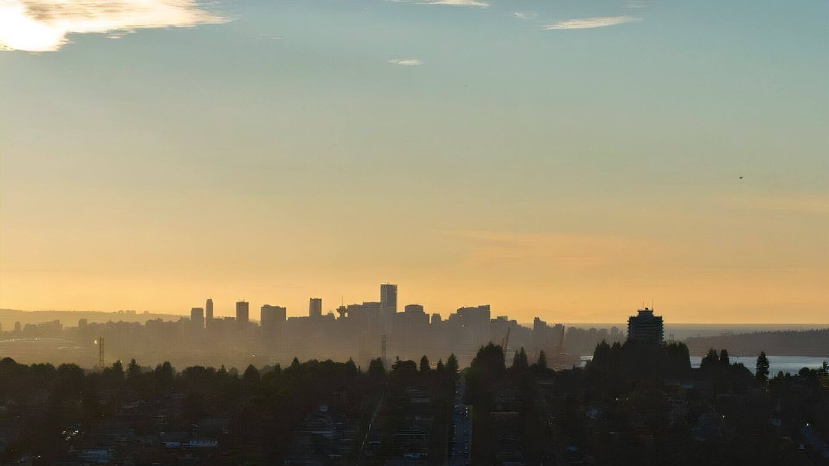 Burnaby House | Modern 4-Story Family Home in North Burnaby w/Games Room & Sunset Views