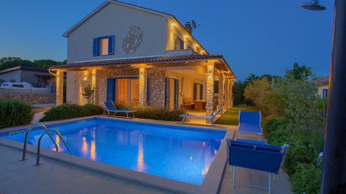 Milohnici Villa | Modern 4* villa with high-quality furnishings and private pool