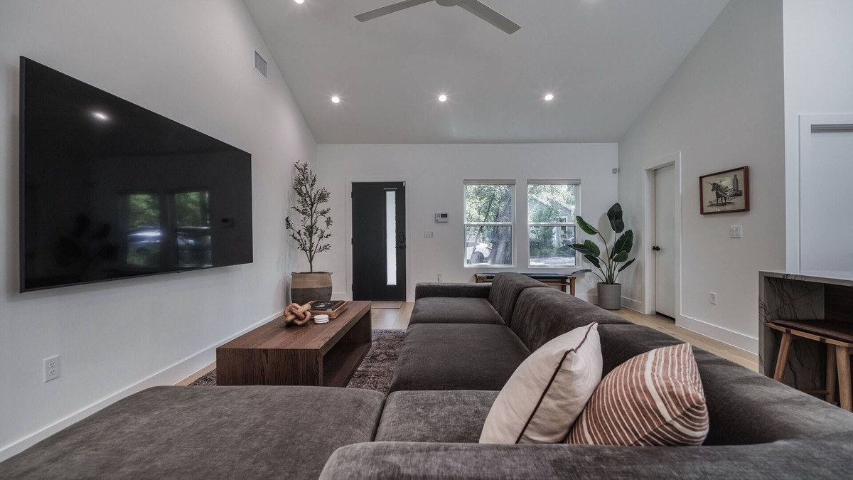 Barton Heights House | Modern 4BR in Zilker near South Lamar, Walkable, Private, Family Friendly