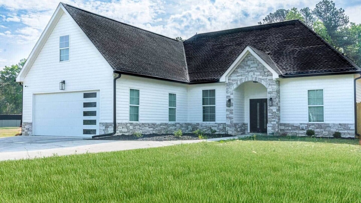 Douglasville House | Modern 4BR Retreat