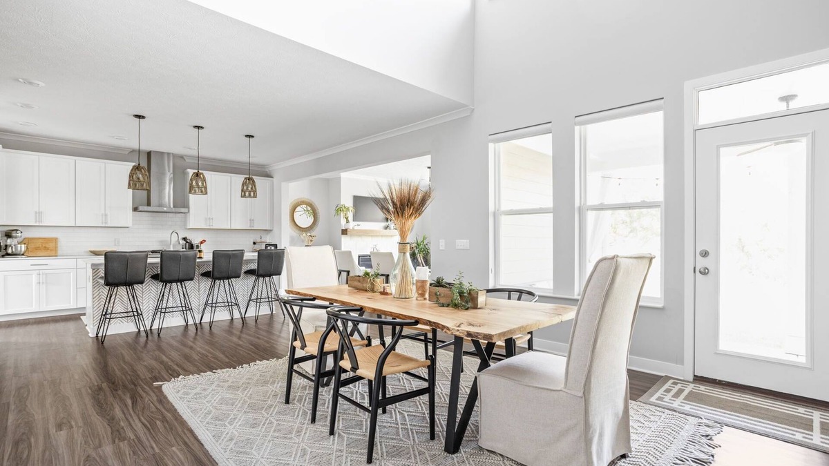 Zionsville House | Modern 5 BR Luxury Home, Cul-de-sac, Hot Tub, Ping Pong!