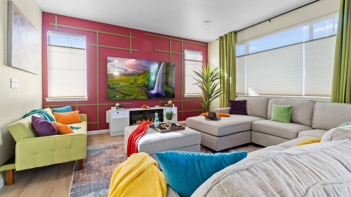 Superior House | Modern 5BR Getaway, Hot Tub, Game Room, Fireplace,Grill & Pet-Friendly Stay