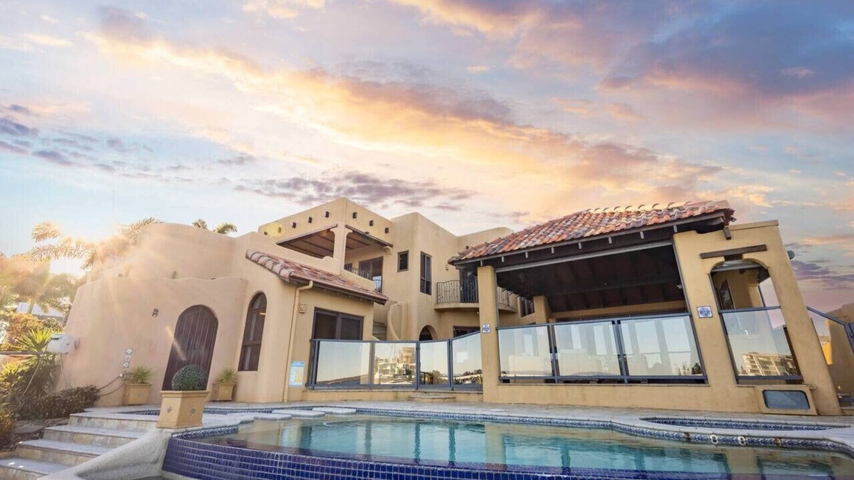 Paradise Point House | Modern 5BR Waterfront Escape Balcony & Dock Access