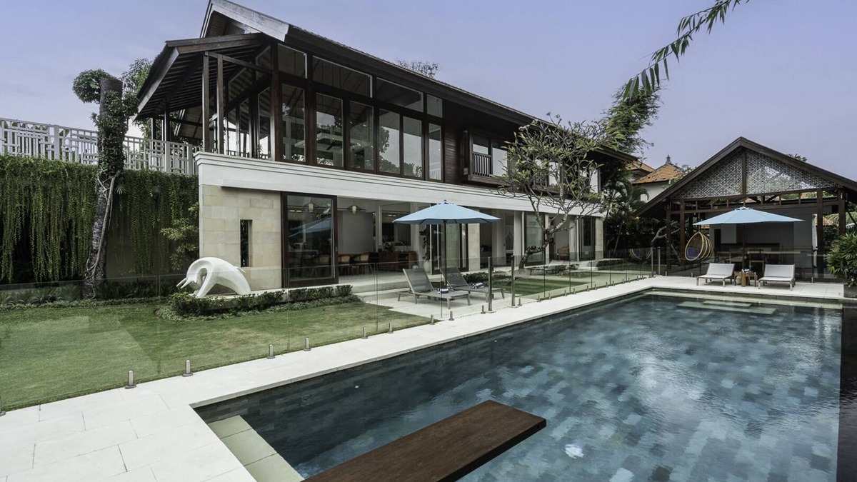 Berawa Villa | Modern 6BR Luxury Villa ★ Best Location in Canggu ★ Child Friendly ★ Fast Wifi