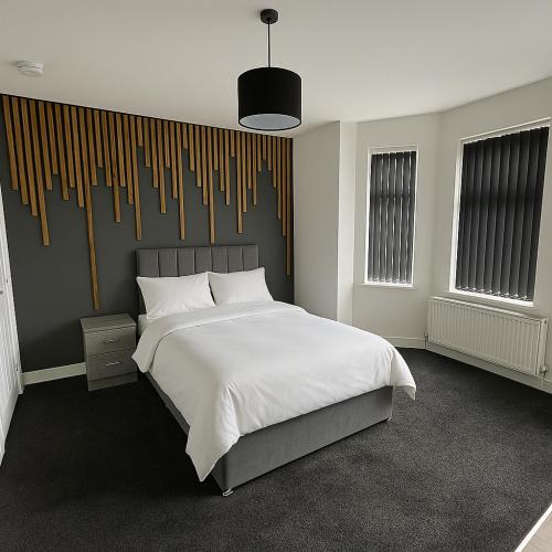 Northenden Apartment | Modern 8-Room Ensuite House with Shared Lounge and Kitchen