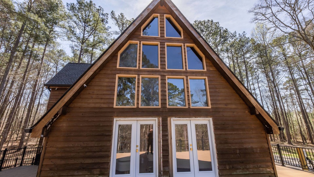 Stockbridge Cabin | Modern A-Frame House in Secluded Woodland – A Creative Sanctuary