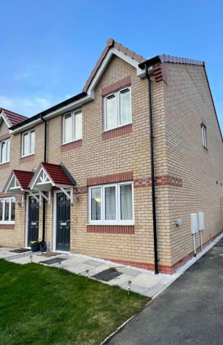 Winsford House | Modern and Bright 3BD House