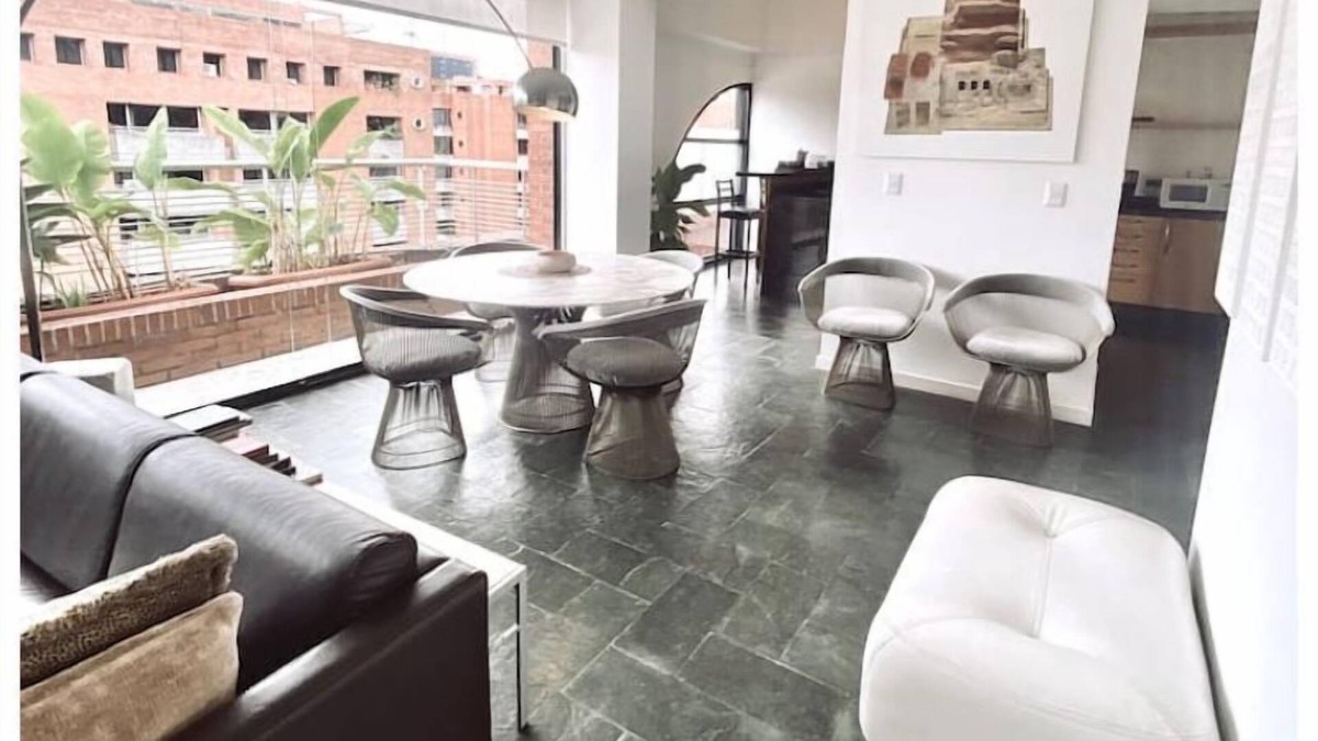 Chacao Apartment | Modern and Bright PH in Campo Alegre