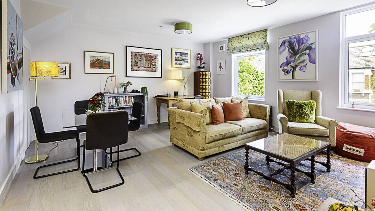 Southfield Apartment | Modern and Desirable Acton Flat.