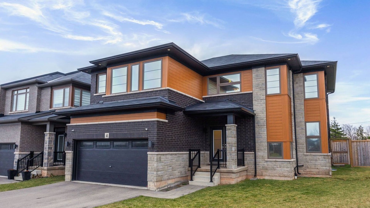 Stoney Creek House | Modern and Luxurious - 28 Minutes from Niagara Falls!