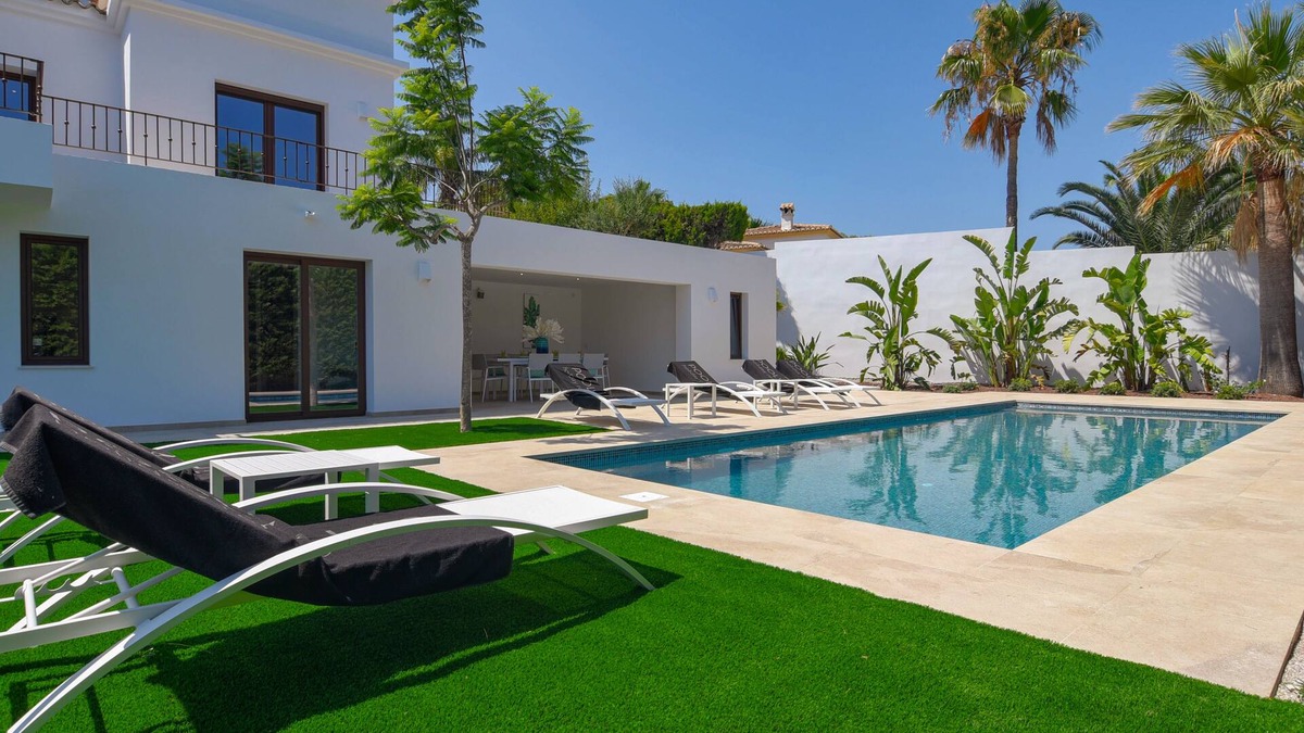 Moravit Villa | Modern and luxury villa in Moraira, Costa Blanca, Spain with heated pool for 6 persons