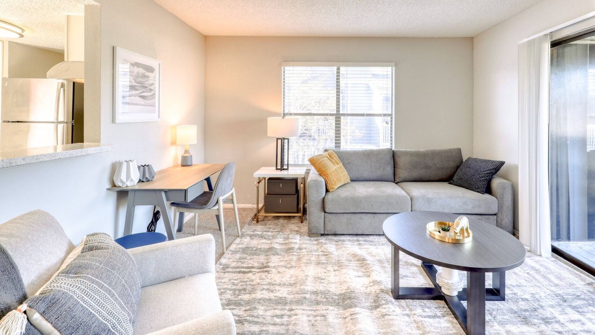 Greater Northdale Apartment | Modern Apartment in Prime Location (ID6123X10)