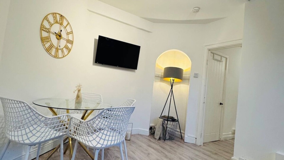 Rotherhithe Apartment | Modern Apartment near Canary Wharf