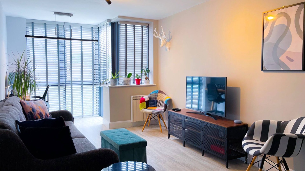 Stoneybatter Apartment | Modern apartment 10min from City Center W/parking
