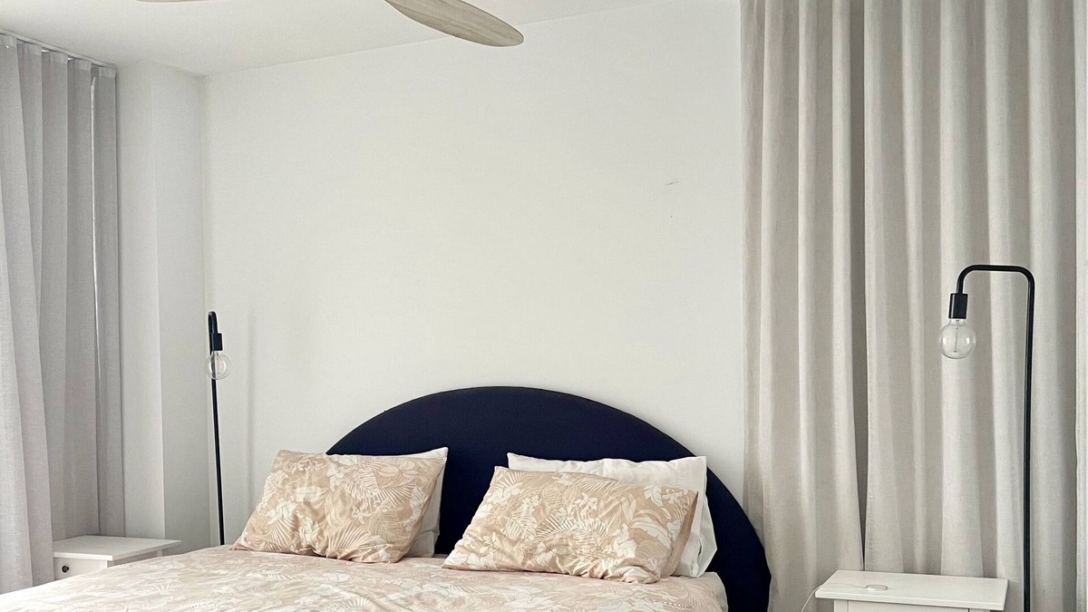 Mermaid Waters Apartment | Modern apartment with ocean view. 5 minutes from the beach, on-site parking.