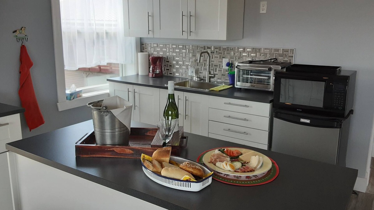 Pictou Apartment | Modern apartment close to the Caribou Provincial Beach, Pictou and PEI Ferry