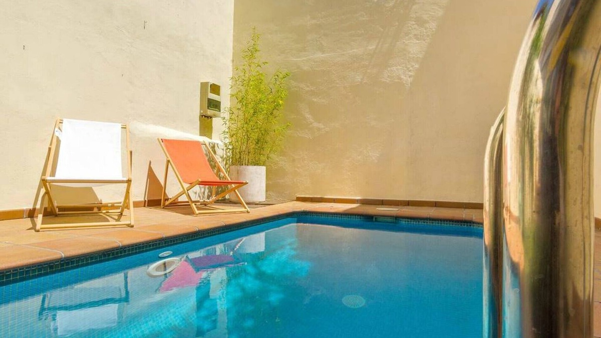 la Vila de Gracia Apartment | Modern Apartment in Gracia with Private Pool