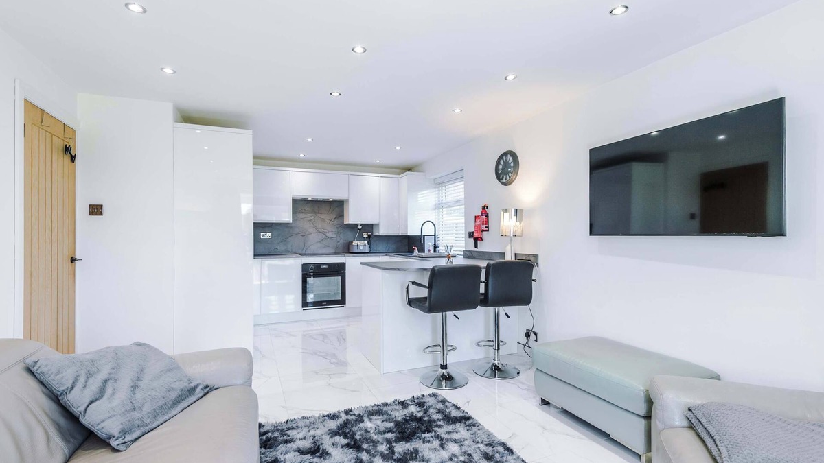 Whitefield Apartment | Modern Apartment in Whitefield with Free Parking