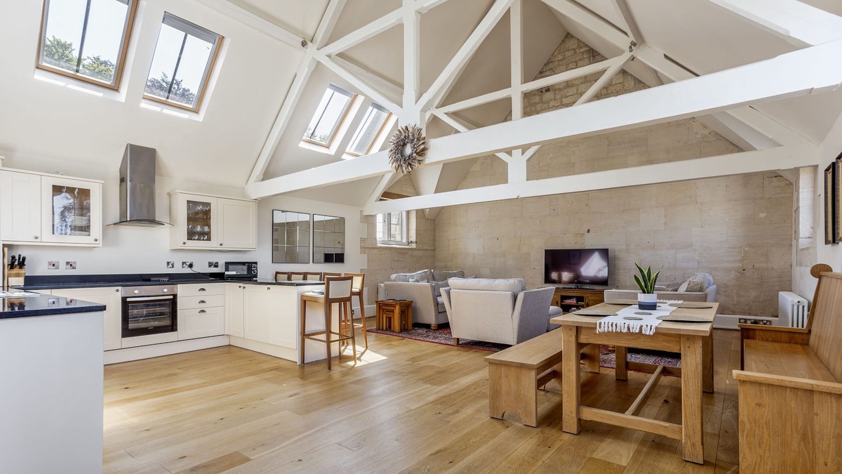 Painswick Apartment | Modern apartment in the listed building in the heart of Painswick.