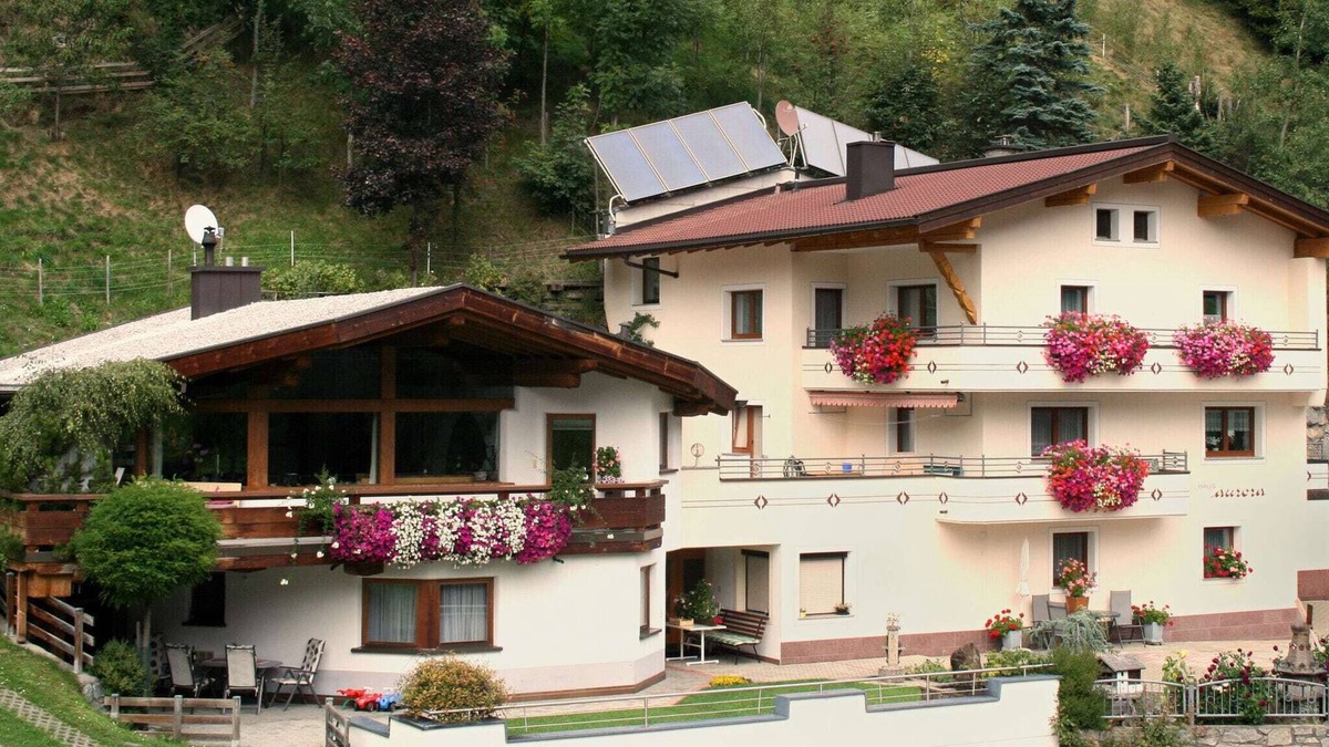 Kappl Villa | Modern Apartment in Kappl with Infrared Sauna
