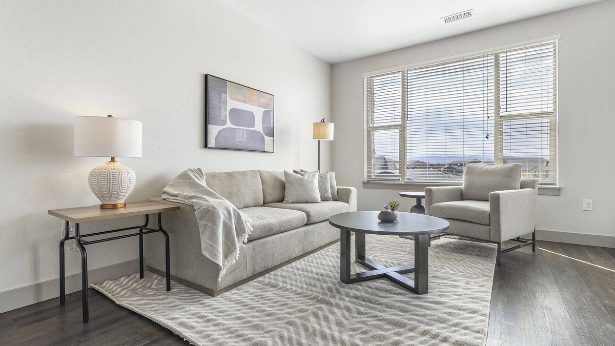 Longmont Apartment | Modern Apartment in Prime Location (ID8582X12)