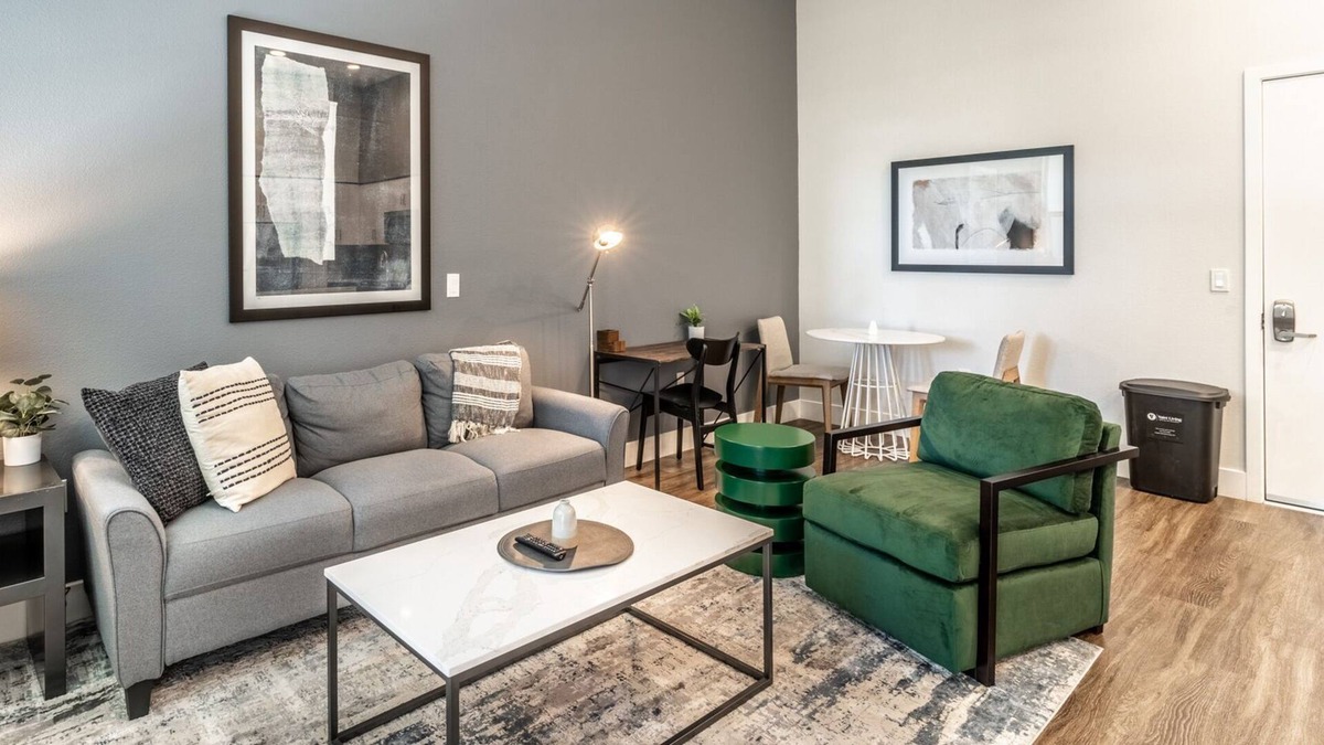 Centerville Apartment | Modern Apartment in Prime Location (ID9011X8)