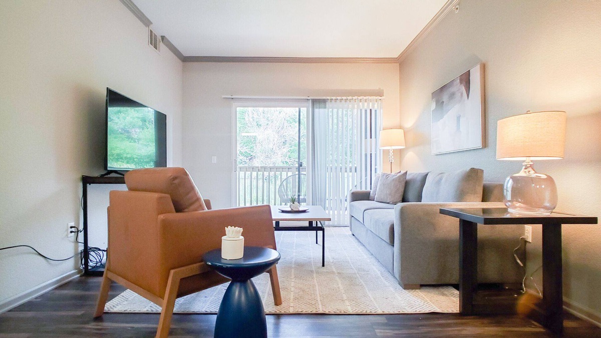 Denver Apartment | Modern Apartment in Prime Location (ID5166X12)