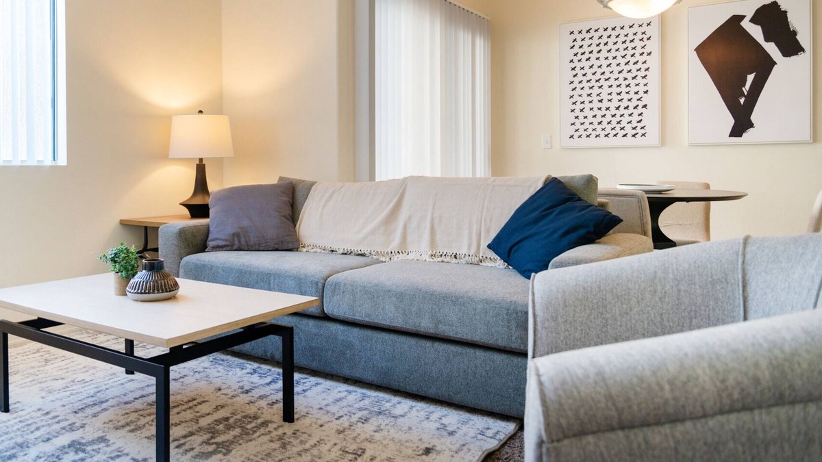Tucson Apartment | Modern Apartment in Prime Location (ID7401X51)