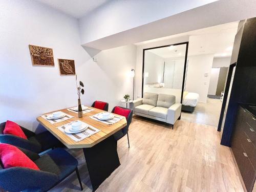 Newton Apartment | Modern apartment in the city center